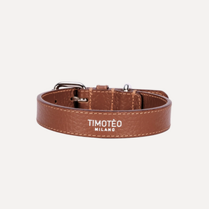 Collare in pelle marrone con fibbia e anello, scritta TIMOTEO MILANO